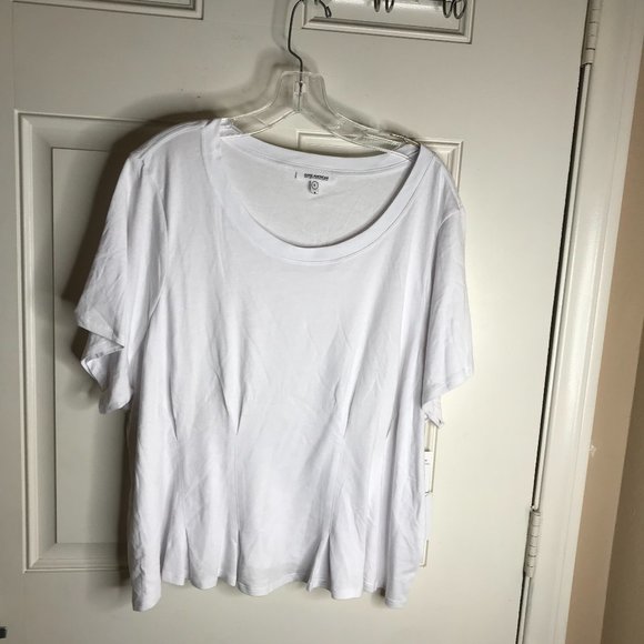 Good American Tops - NWT Good American Women's Short Sleeve Dart Waist Tee White ~ Size 6 (Plus 3X)